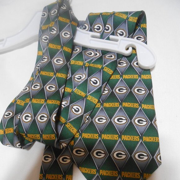NFL Brand Greenbay Packers 100% silk Necktie Nice stocking stuffer ππ - Picture 4 of 8